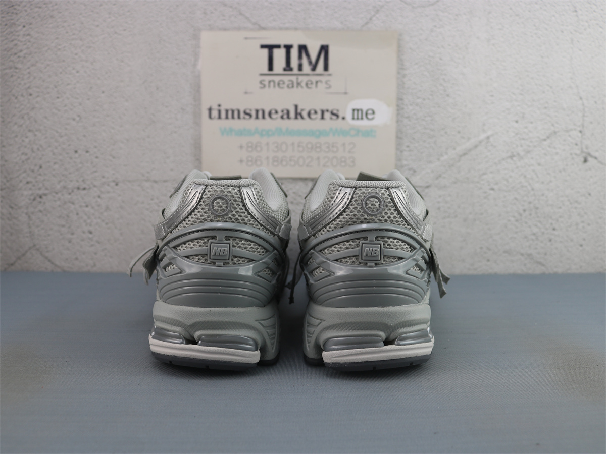 New Balance 1906A Concrete Silver Metallic M1906AG